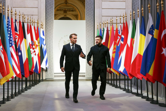 260107-macron-and-zelenskyy-rs-caf09b
